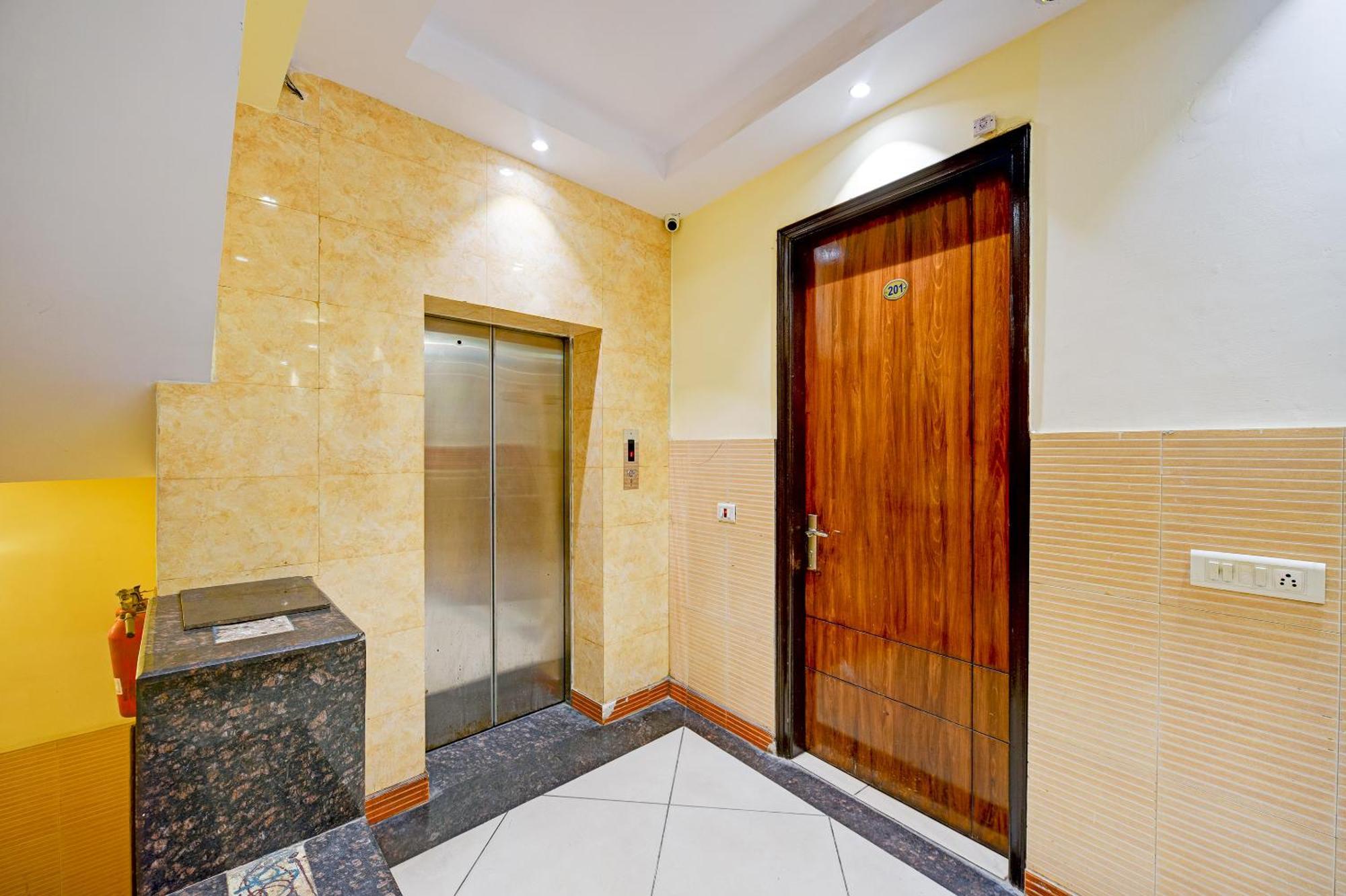 Hotel Le Grand - Walk-In From Rk Ashram Metro Station Нью-Делі Екстер'єр фото
